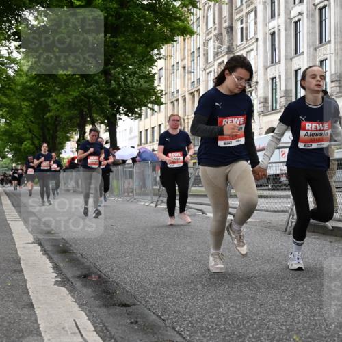 14.06.2026 - REWE Women's Run J. Mangold http://msf.ph/oto/9763641 14.06.2026 11:10:40 Ziel 5136, 5554, 5575, 5606, 5617, 5879, 5915 meine-sportfotos.de
