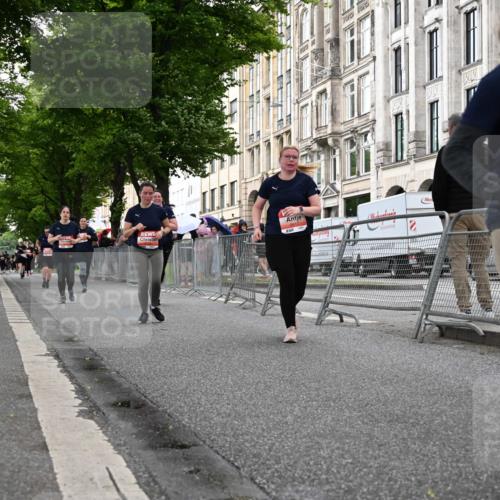 14.06.2026 - REWE Women's Run J. Mangold http://msf.ph/oto/9763646 14.06.2026 11:10:41 Ziel 5136, 5554, 5575, 5606, 5617, 5915 meine-sportfotos.de