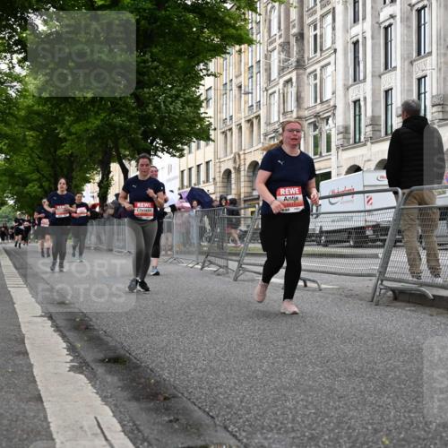 14.06.2026 - REWE Women's Run J. Mangold http://msf.ph/oto/9763651 14.06.2026 11:10:41 Ziel 5136, 5554, 5575, 5606, 5617, 5915 meine-sportfotos.de
