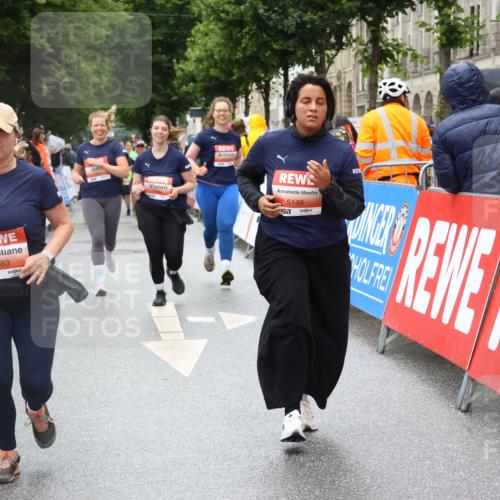 14.06.2026 - REWE Women's Run Strokosch-Dieckow http://msf.ph/oto/9763656 14.06.2026 11:11:52 Ziel 5080, 5081, 5082, 5148, 5663 meine-sportfotos.de