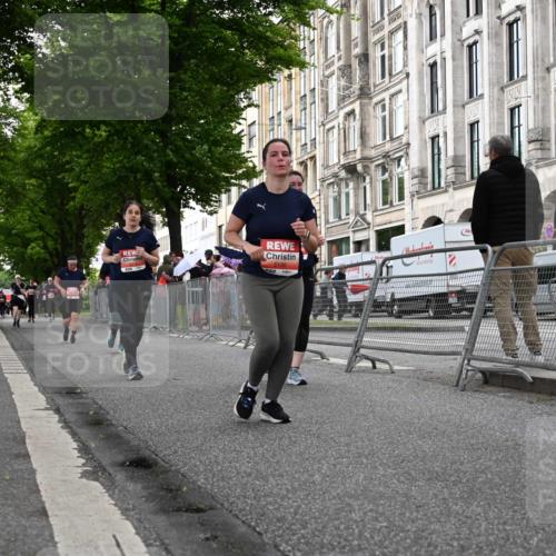 14.06.2026 - REWE Women's Run J. Mangold http://msf.ph/oto/9763681 14.06.2026 11:10:44 Ziel 5136, 5275, 5554, 5575, 5617, 5915, 6027 meine-sportfotos.de