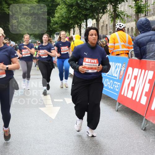 14.06.2026 - REWE Women's Run Strokosch-Dieckow http://msf.ph/oto/9763684 14.06.2026 11:11:52 Ziel 5080, 5081, 5082, 5148, 5663 meine-sportfotos.de