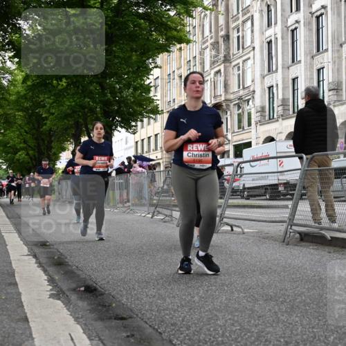 14.06.2026 - REWE Women's Run J. Mangold http://msf.ph/oto/9763689 14.06.2026 11:10:44 Ziel 5136, 5275, 5554, 5575, 5617, 5915, 6027 meine-sportfotos.de