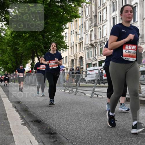 14.06.2026 - REWE Women's Run J. Mangold http://msf.ph/oto/9763700 14.06.2026 11:10:45 Ziel 5136, 5275, 5575, 5617, 6027 meine-sportfotos.de