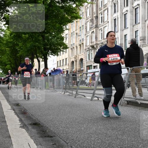 14.06.2026 - REWE Women's Run J. Mangold http://msf.ph/oto/9763735 14.06.2026 11:10:48 Ziel 5136, 5275, 5348, 5575, 6027 meine-sportfotos.de