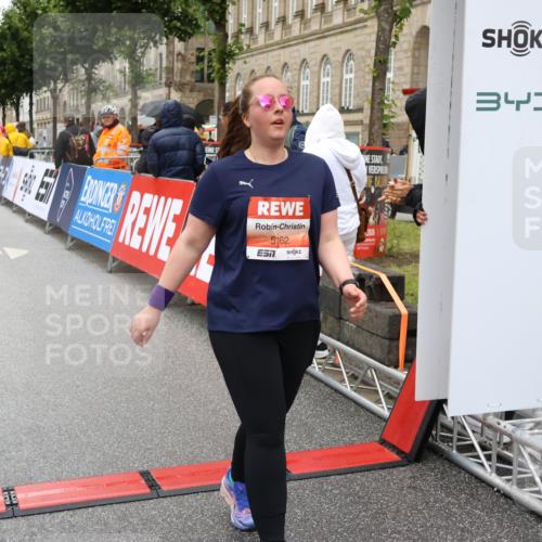 14.06.2026 - REWE Women's Run Strokosch-Dieckow http://msf.ph/oto/9763760 14.06.2026 11:11:43 Ziel 5040, 5042, 5043, 5162, 5632 meine-sportfotos.de