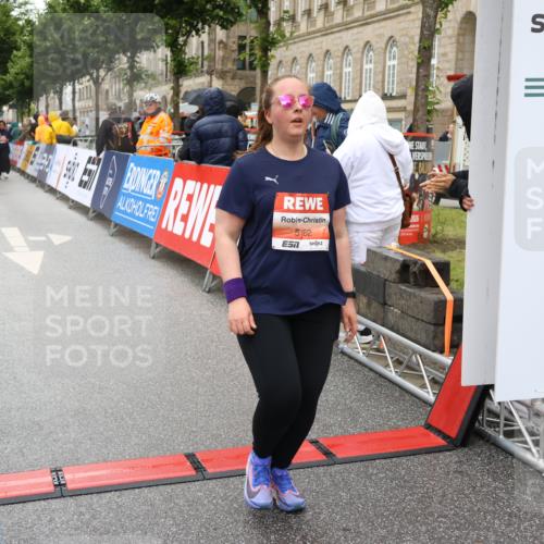 14.06.2026 - REWE Women's Run Strokosch-Dieckow http://msf.ph/oto/9763784 14.06.2026 11:11:43 Ziel 5040, 5042, 5043, 5162, 5632 meine-sportfotos.de