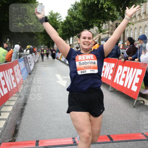 14.06.2026 - REWE Women's Run Strokosch-Dieckow http://msf.ph/oto/9763808 14.06.2026 11:11:42 Ziel 5040, 5042, 5043, 5162, 5632 meine-sportfotos.de