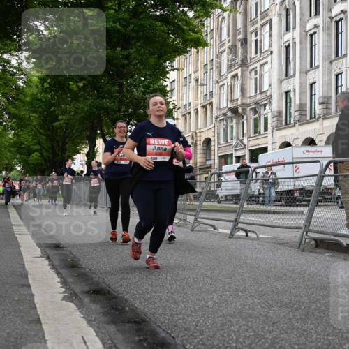 14.06.2026 - REWE Women's Run J. Mangold http://msf.ph/oto/9763814 14.06.2026 11:10:59 Ziel 5165, 5267, 5324, 6022, 6068 meine-sportfotos.de