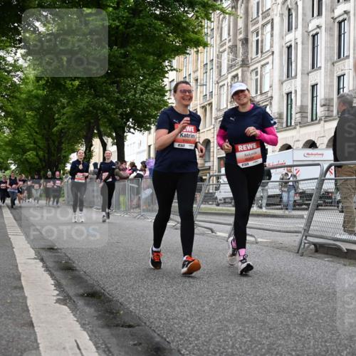 14.06.2026 - REWE Women's Run J. Mangold http://msf.ph/oto/9763840 14.06.2026 11:11:01 Ziel 5165, 5267, 5323, 5324, 6022, 6068 meine-sportfotos.de