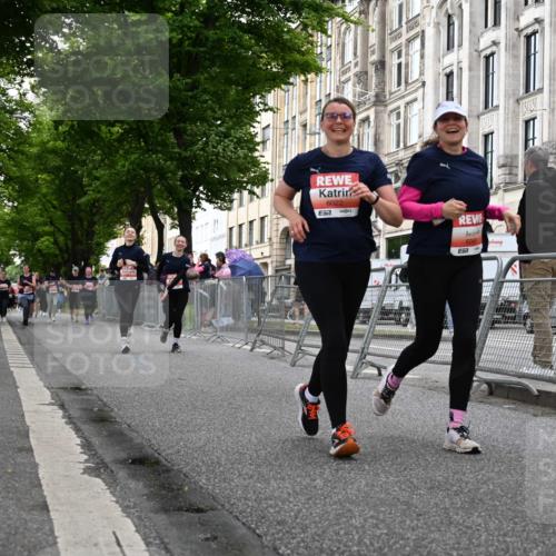 14.06.2026 - REWE Women's Run J. Mangold http://msf.ph/oto/9763847 14.06.2026 11:11:01 Ziel 5165, 5267, 5323, 5324, 6022, 6068 meine-sportfotos.de