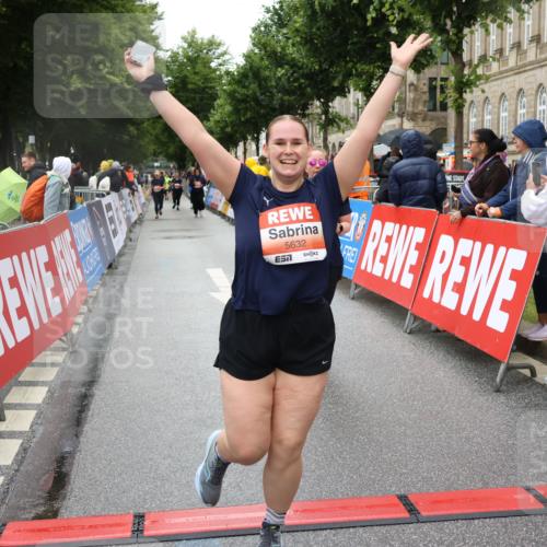 14.06.2026 - REWE Women's Run Strokosch-Dieckow http://msf.ph/oto/9763851 14.06.2026 11:11:42 Ziel 5040, 5042, 5043, 5162, 5632 meine-sportfotos.de