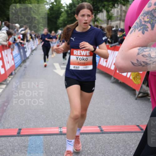 14.06.2026 - REWE Women's Run Strokosch-Dieckow http://msf.ph/oto/9763859 14.06.2026 10:57:33 Ziel 5202, 5228, 5255, 5381, 5499, 5712, 5806, 5913, 5924 meine-sportfotos.de