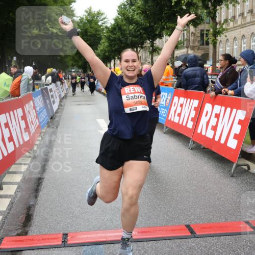 14.06.2026 - REWE Women's Run Strokosch-Dieckow http://msf.ph/oto/9763863 14.06.2026 11:11:42 Ziel 5040, 5042, 5043, 5162, 5632 meine-sportfotos.de
