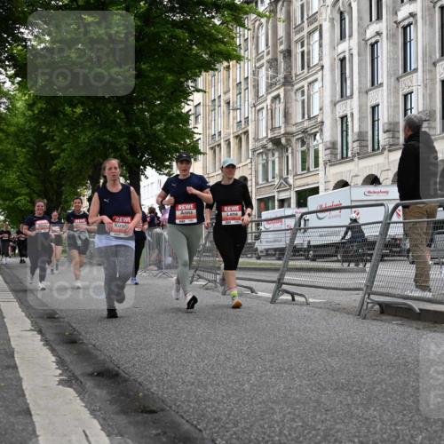 14.06.2026 - REWE Women's Run J. Mangold http://msf.ph/oto/9763902 14.06.2026 11:11:09 Ziel 5040, 5042, 5043, 5162, 5267, 5323, 5342, 5708, 5717 meine-sportfotos.de