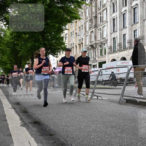 14.06.2026 - REWE Women's Run J. Mangold http://msf.ph/oto/9763905 14.06.2026 11:11:09 Ziel 5040, 5042, 5043, 5162, 5267, 5323, 5342, 5708, 5717 meine-sportfotos.de