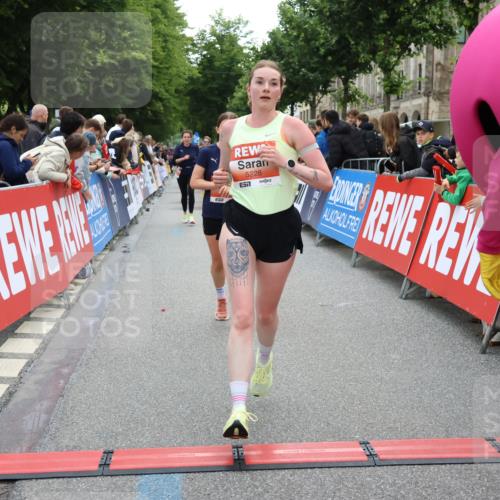 14.06.2026 - REWE Women's Run Strokosch-Dieckow http://msf.ph/oto/9763929 14.06.2026 10:57:32 Ziel 5006, 5202, 5228, 5499, 5753, 5806, 5913, 5924, 5933 meine-sportfotos.de