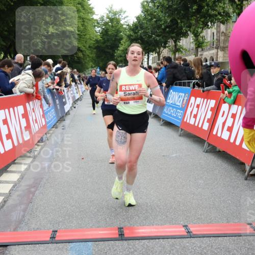 14.06.2026 - REWE Women's Run Strokosch-Dieckow http://msf.ph/oto/9763970 14.06.2026 10:57:32 Ziel 5006, 5202, 5228, 5499, 5753, 5806, 5913, 5924, 5933 meine-sportfotos.de