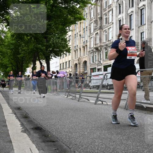 14.06.2026 - REWE Women's Run J. Mangold http://msf.ph/oto/9763990 14.06.2026 11:11:16 Ziel 5040, 5042, 5043, 5148, 5162, 5632 meine-sportfotos.de