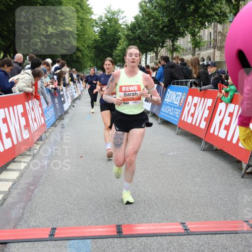 14.06.2026 - REWE Women's Run Strokosch-Dieckow http://msf.ph/oto/9763996 14.06.2026 10:57:32 Ziel 5006, 5202, 5228, 5499, 5753, 5806, 5913, 5924, 5933 meine-sportfotos.de