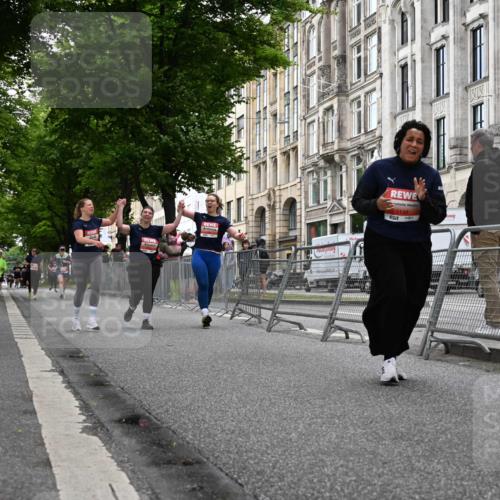 14.06.2026 - REWE Women's Run J. Mangold http://msf.ph/oto/9763999 14.06.2026 11:11:21 Ziel 5080, 5081, 5082, 5148, 5663 meine-sportfotos.de