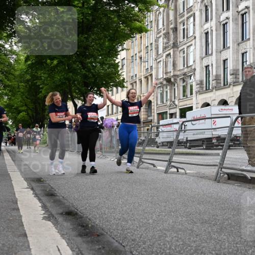 14.06.2026 - REWE Women's Run J. Mangold http://msf.ph/oto/9764009 14.06.2026 11:11:22 Ziel 5080, 5081, 5082, 5148, 5663 meine-sportfotos.de