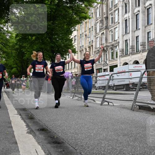 14.06.2026 - REWE Women's Run J. Mangold http://msf.ph/oto/9764015 14.06.2026 11:11:23 Ziel 5080, 5081, 5082, 5148, 5663 meine-sportfotos.de