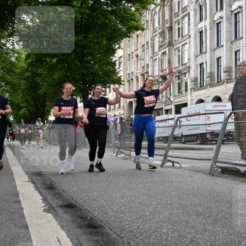 14.06.2026 - REWE Women's Run J. Mangold http://msf.ph/oto/9764018 14.06.2026 11:11:23 Ziel 5080, 5081, 5082, 5148, 5663 meine-sportfotos.de
