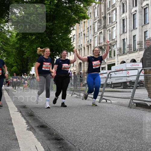 14.06.2026 - REWE Women's Run J. Mangold http://msf.ph/oto/9764021 14.06.2026 11:11:23 Ziel 5080, 5081, 5082, 5148, 5663 meine-sportfotos.de