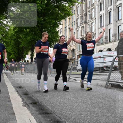14.06.2026 - REWE Women's Run J. Mangold http://msf.ph/oto/9764030 14.06.2026 11:11:24 Ziel 5080, 5081, 5082, 5148, 5663 meine-sportfotos.de