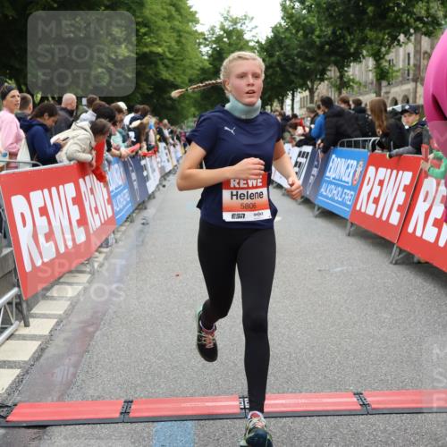 14.06.2026 - REWE Women's Run Strokosch-Dieckow http://msf.ph/oto/9764082 14.06.2026 10:57:31 Ziel 5006, 5228, 5499, 5753, 5806, 5913, 5933 meine-sportfotos.de