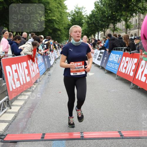 14.06.2026 - REWE Women's Run Strokosch-Dieckow http://msf.ph/oto/9764125 14.06.2026 10:57:30 Ziel 5006, 5228, 5333, 5499, 5753, 5806, 5913, 5933 meine-sportfotos.de