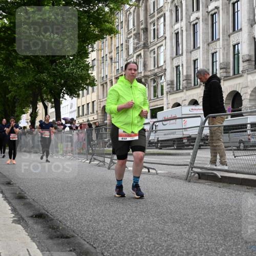 14.06.2026 - REWE Women's Run J. Mangold http://msf.ph/oto/9764134 14.06.2026 11:11:35 Ziel 5215, 5265, 5362, 5730, 5922 meine-sportfotos.de