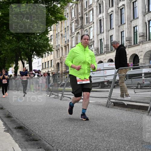 14.06.2026 - REWE Women's Run J. Mangold http://msf.ph/oto/9764139 14.06.2026 11:11:35 Ziel 5215, 5265, 5362, 5730, 5922 meine-sportfotos.de