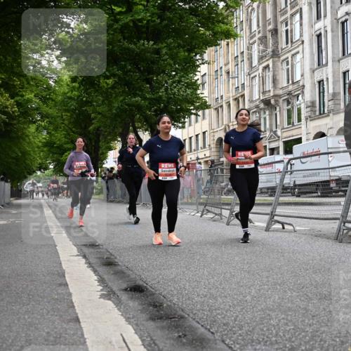 14.06.2026 - REWE Women's Run J. Mangold http://msf.ph/oto/9764141 14.06.2026 11:11:38 Ziel 5215, 5362, 5400, 5401, 5922 meine-sportfotos.de