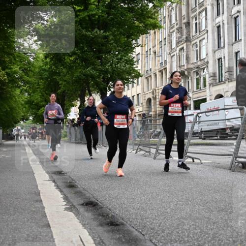 14.06.2026 - REWE Women's Run J. Mangold http://msf.ph/oto/9764146 14.06.2026 11:11:39 Ziel 5215, 5362, 5400, 5401, 5922 meine-sportfotos.de