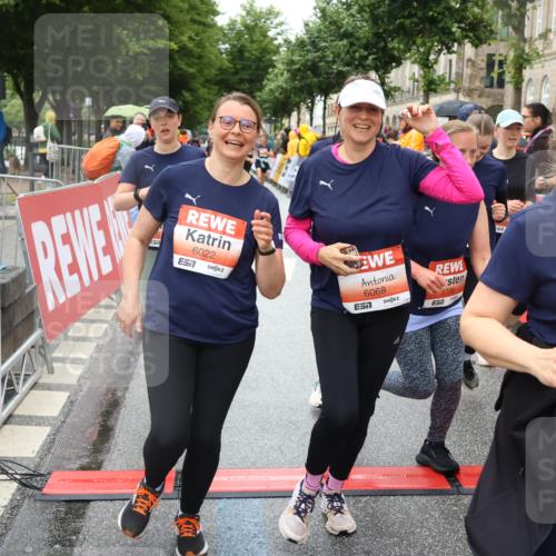 14.06.2026 - REWE Women's Run Strokosch-Dieckow http://msf.ph/oto/9764159 14.06.2026 11:11:32 Ziel 5165, 5267, 5323, 5324, 5342, 5348, 5708, 5717, 6022, 6068 meine-sportfotos.de