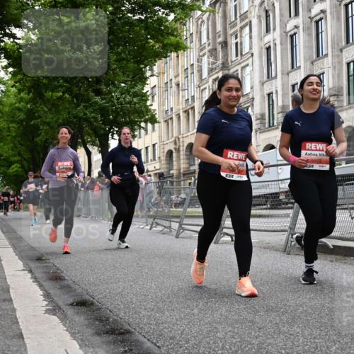 14.06.2026 - REWE Women's Run J. Mangold http://msf.ph/oto/9764166 14.06.2026 11:11:40 Ziel 5215, 5362, 5400, 5401, 5922 meine-sportfotos.de