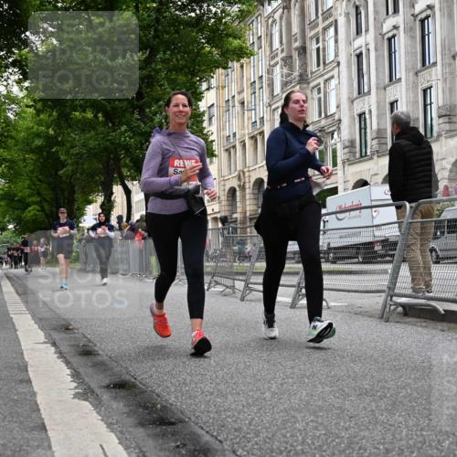 14.06.2026 - REWE Women's Run J. Mangold http://msf.ph/oto/9764178 14.06.2026 11:11:41 Ziel 5215, 5400, 5401, 5922 meine-sportfotos.de