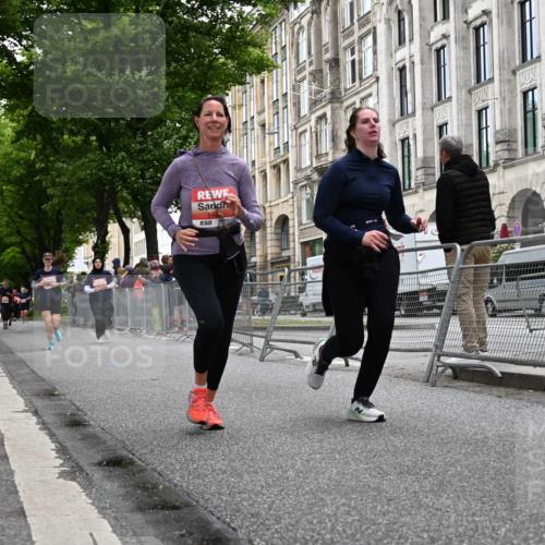 14.06.2026 - REWE Women's Run J. Mangold http://msf.ph/oto/9764181 14.06.2026 11:11:42 Ziel 5159, 5215, 5400, 5401, 5922 meine-sportfotos.de