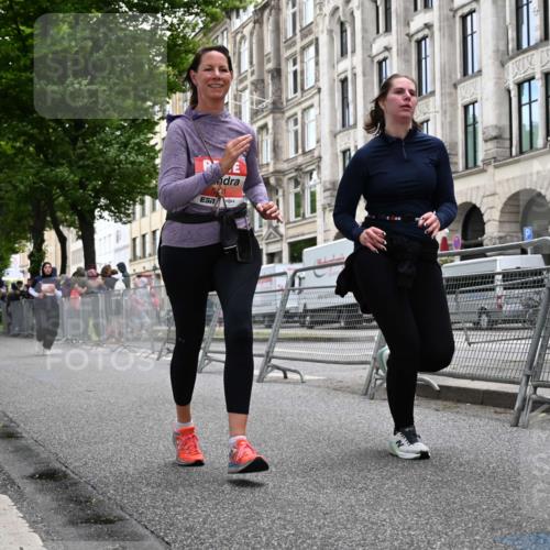 14.06.2026 - REWE Women's Run J. Mangold http://msf.ph/oto/9764189 14.06.2026 11:11:42 Ziel 5159, 5215, 5400, 5401, 5922 meine-sportfotos.de