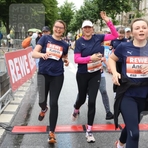 14.06.2026 - REWE Women's Run Strokosch-Dieckow http://msf.ph/oto/9764195 14.06.2026 11:11:32 Ziel 5165, 5267, 5323, 5324, 5342, 5348, 5708, 5717, 6022, 6068 meine-sportfotos.de