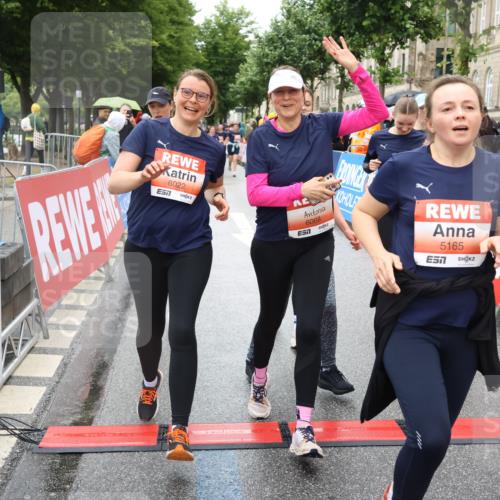14.06.2026 - REWE Women's Run Strokosch-Dieckow http://msf.ph/oto/9764207 14.06.2026 11:11:32 Ziel 5165, 5267, 5323, 5324, 5342, 5348, 5708, 5717, 6022, 6068 meine-sportfotos.de