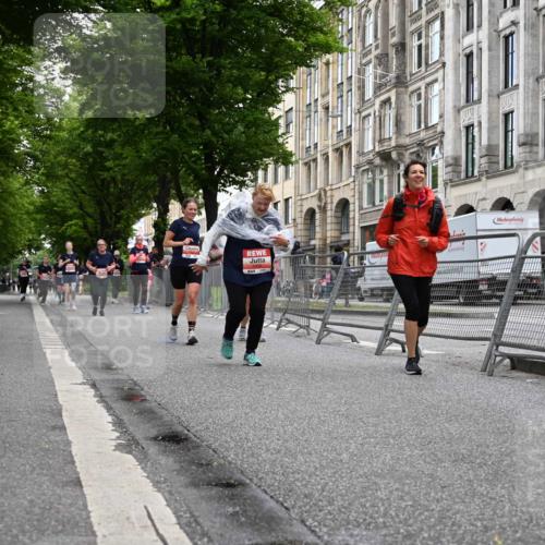 14.06.2026 - REWE Women's Run J. Mangold http://msf.ph/oto/9764274 14.06.2026 11:11:59 Ziel 5097, 5105, 5388, 5658, 5959 meine-sportfotos.de