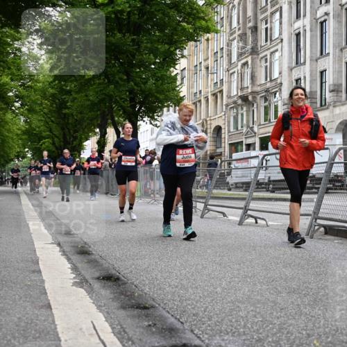 14.06.2026 - REWE Women's Run J. Mangold http://msf.ph/oto/9764283 14.06.2026 11:12:00 Ziel 5097, 5105, 5388, 5658, 5959 meine-sportfotos.de