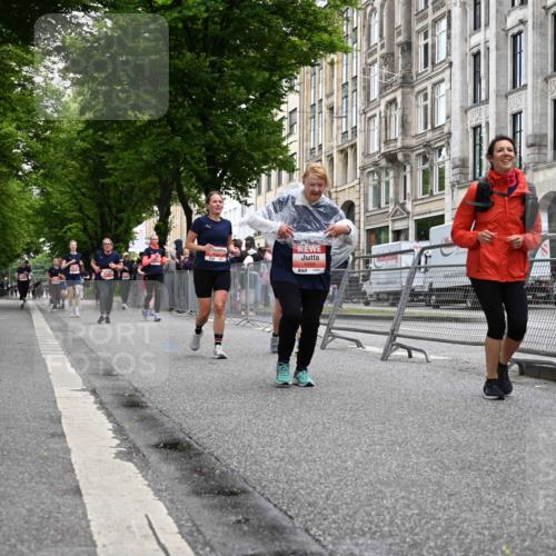 14.06.2026 - REWE Women's Run J. Mangold http://msf.ph/oto/9764287 14.06.2026 11:12:00 Ziel 5097, 5105, 5388, 5658, 5959 meine-sportfotos.de