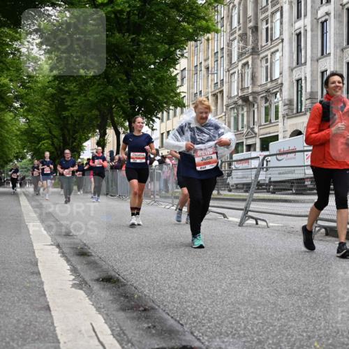 14.06.2026 - REWE Women's Run J. Mangold http://msf.ph/oto/9764291 14.06.2026 11:12:00 Ziel 5097, 5105, 5388, 5658, 5959 meine-sportfotos.de