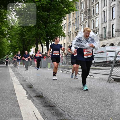 14.06.2026 - REWE Women's Run J. Mangold http://msf.ph/oto/9764299 14.06.2026 11:12:01 Ziel 5097, 5105, 5658, 5959 meine-sportfotos.de