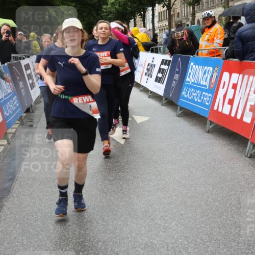 14.06.2026 - REWE Women's Run Strokosch-Dieckow http://msf.ph/oto/9764302 14.06.2026 11:11:29 Ziel 5136, 5165, 5267, 5323, 5324, 5342, 5348, 5708, 5717, 6022, 6068 meine-sportfotos.de