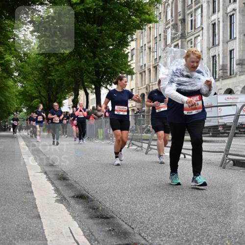 14.06.2026 - REWE Women's Run J. Mangold http://msf.ph/oto/9764303 14.06.2026 11:12:01 Ziel 5097, 5105, 5658, 5959 meine-sportfotos.de